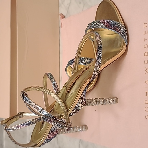 Sophia Webster's luxury sandals - Picture 7 of 9